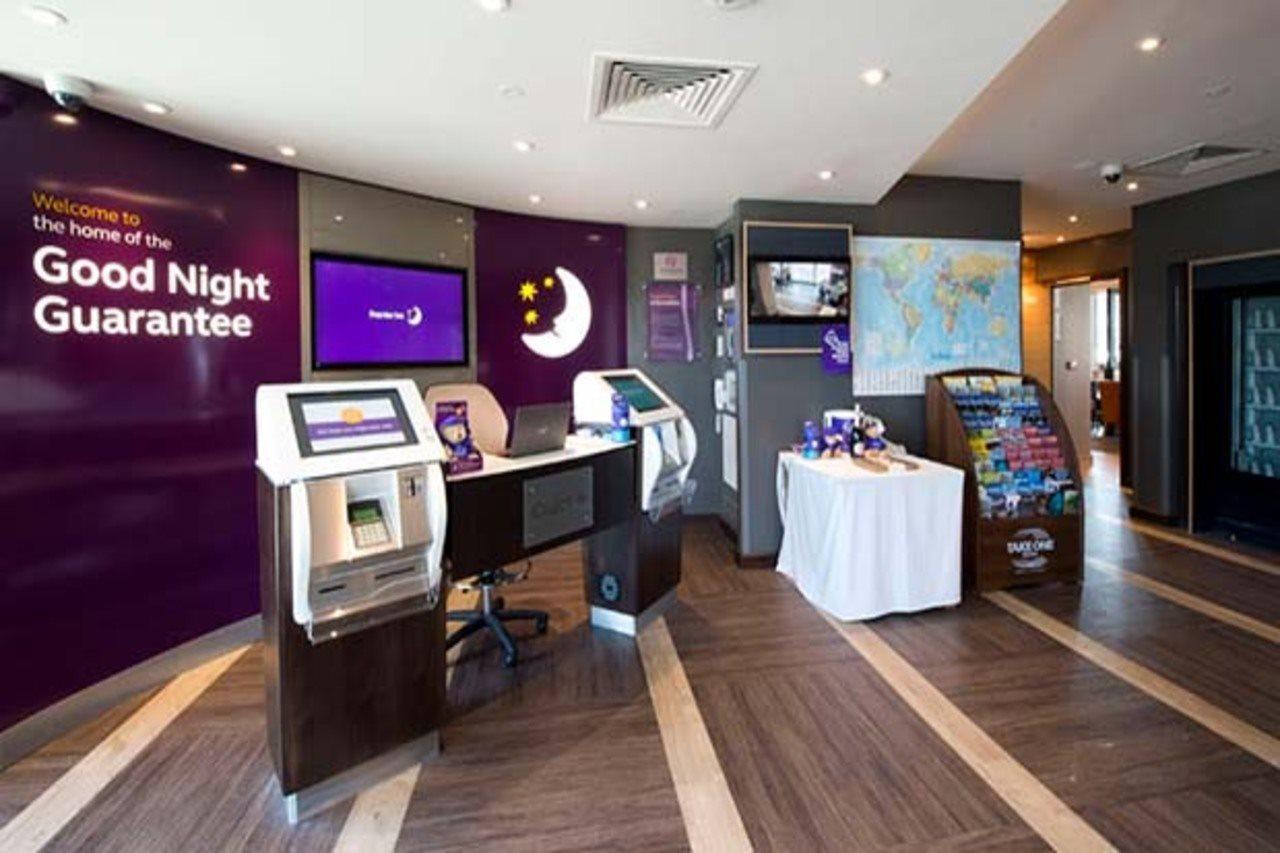 Premier Inn London Woolwich Экстерьер фото