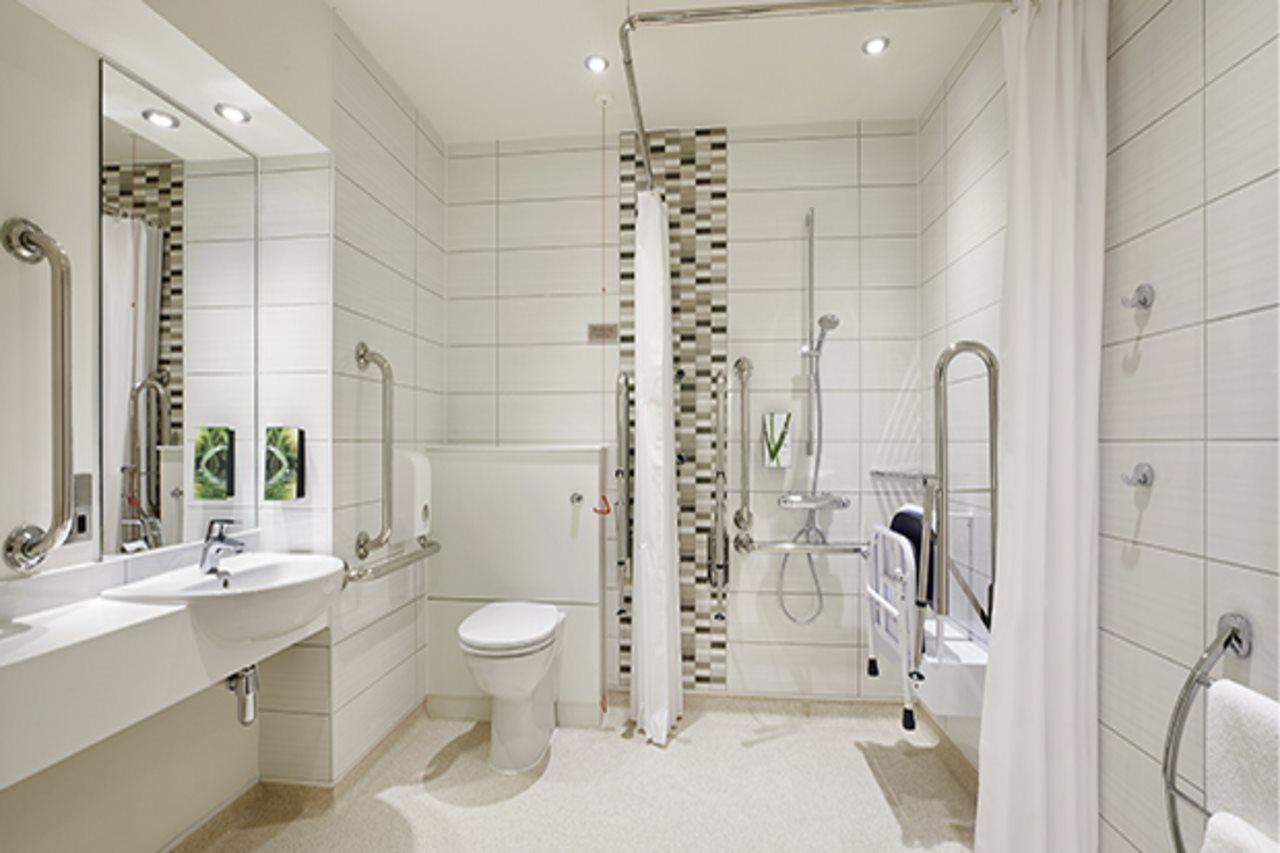 Premier Inn London Woolwich Экстерьер фото