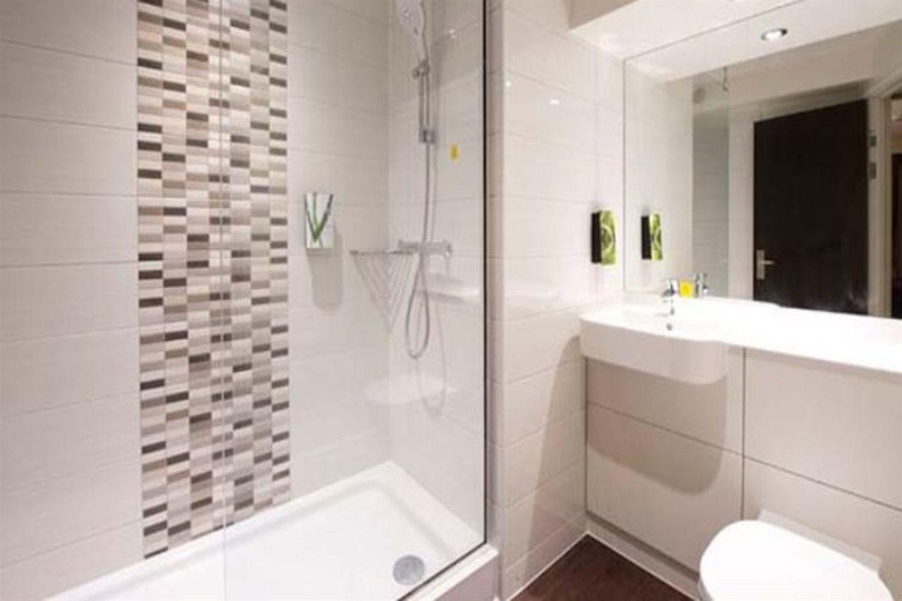 Premier Inn London Woolwich Экстерьер фото